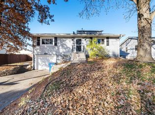 2324 W 38th Pl, Davenport, IA 52806
