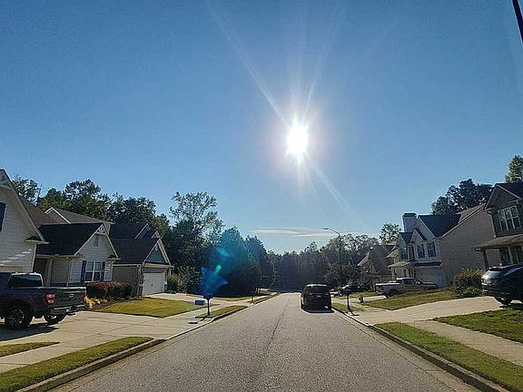 5th image of 84 Greatwood Ln