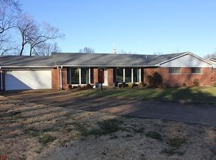 353 Rue Renee, Saint Louis, MO 63122