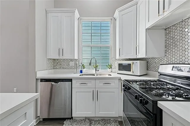 3 bed, 2.0 bath, 1300 sqft, $2,000 — Photo 3
