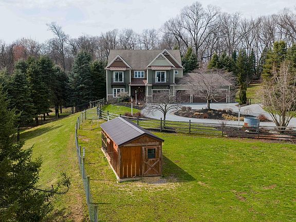 2nd image of 841 Stracks Dam Rd