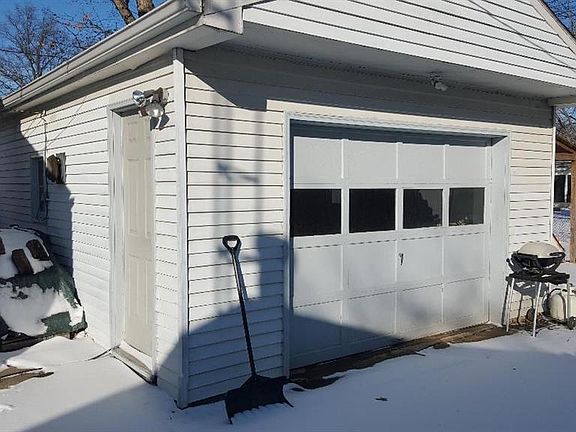 2nd image of 729 Woodside Ave
