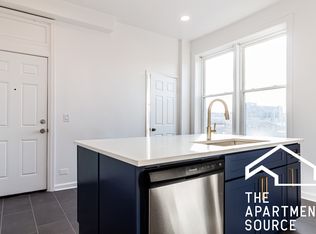 2350 W Charleston St APT 1R, Chicago, IL 60647