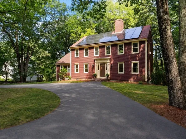 75 Elmwood Rd, Lunenburg, MA 01462