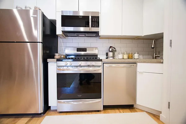 Rented by Nooklyn NYC LLC | media 19