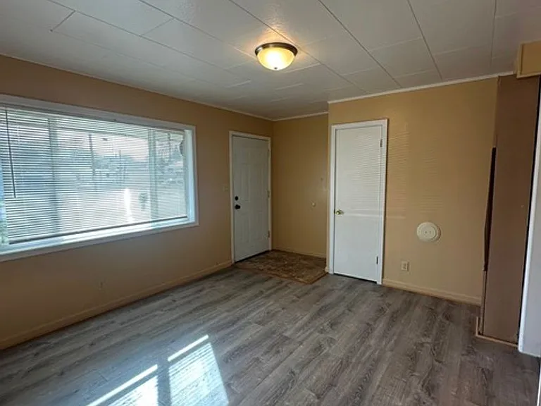 1616 Dayton St — Photo 3