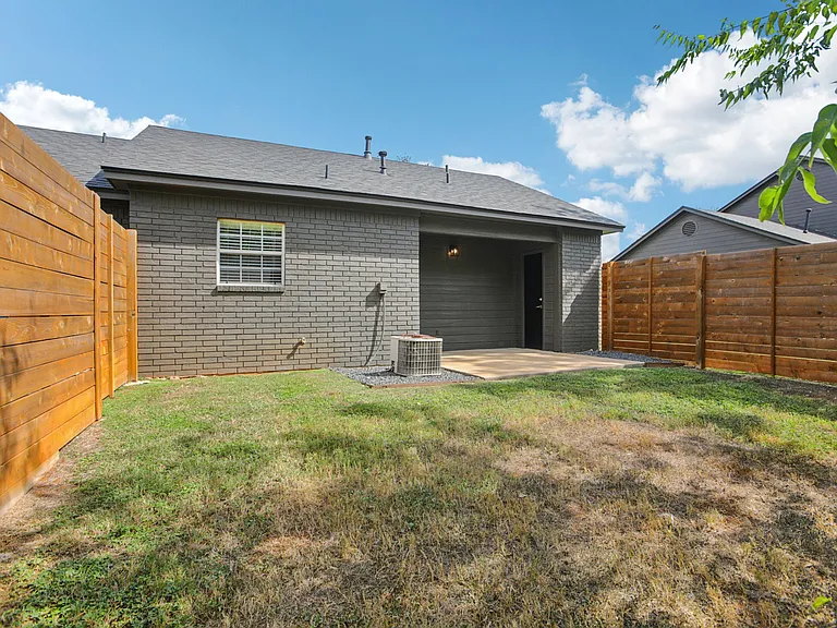 One Bedroom Back Yard