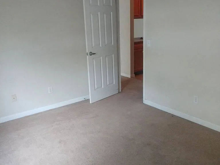 Alma Apartments — Photo 19