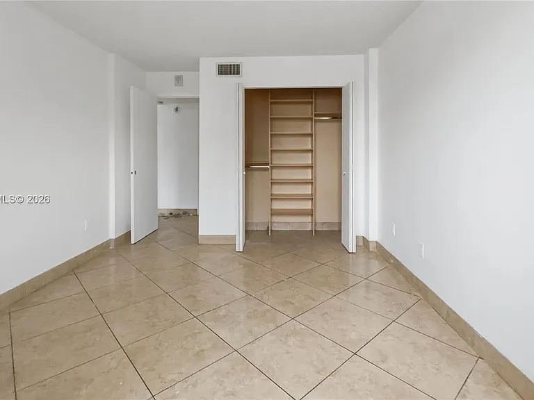16450 Miami Dr #103 — Photo 7