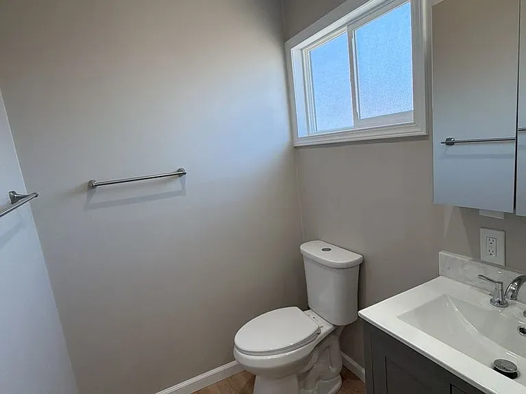 Vermonter Apartments — Photo 15