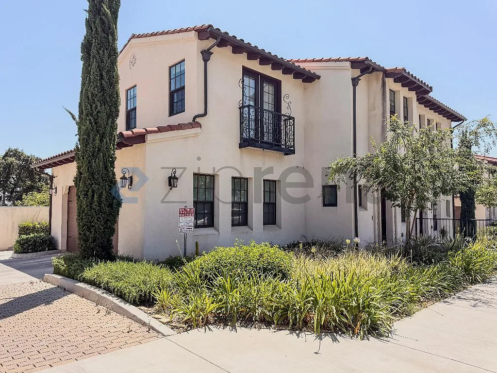 Building Photo - 1676 3rd St