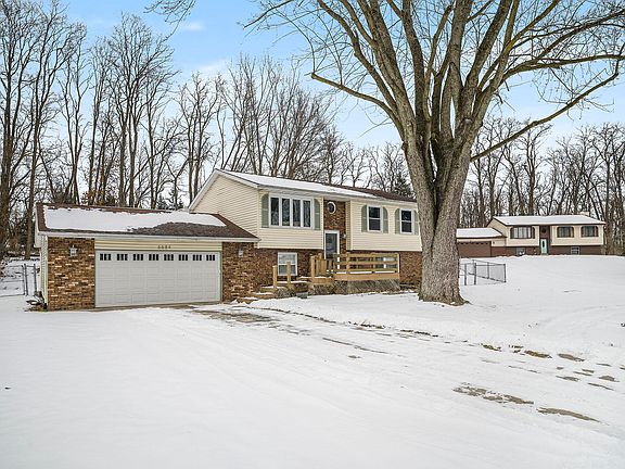 4th image of 6684 Lakewood Ave