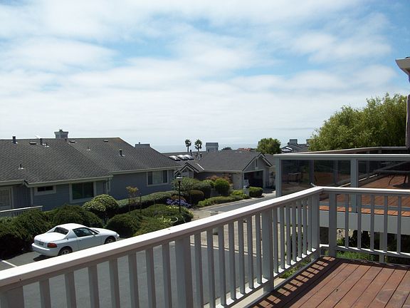 3rd image of 412 Oyster Dr