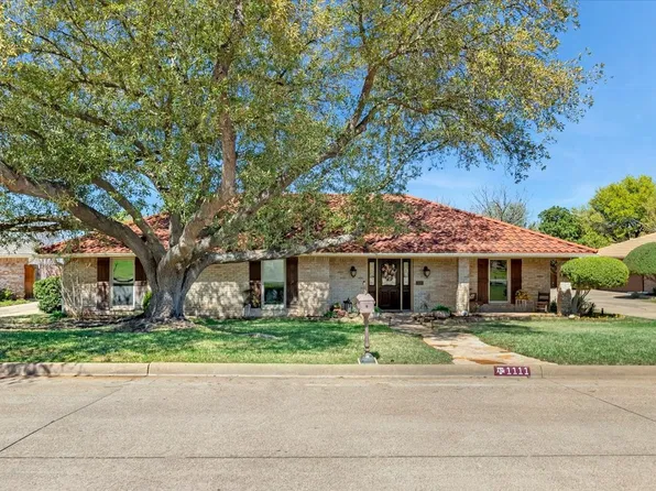 1111 Berkshire Ct, Trophy Club, TX 76262