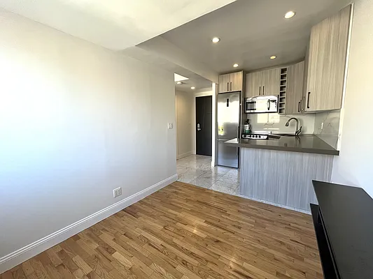 Rented by Akam Sales and Brokerage | media 12