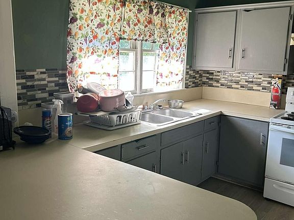 4th image of 118 Shamrock Ave