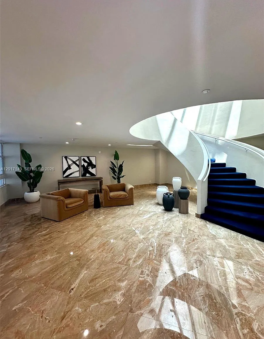 Renaissance Of Pompano Be — Photo 1
