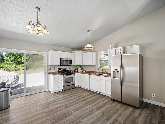 5th image of 226 E Bell Ave