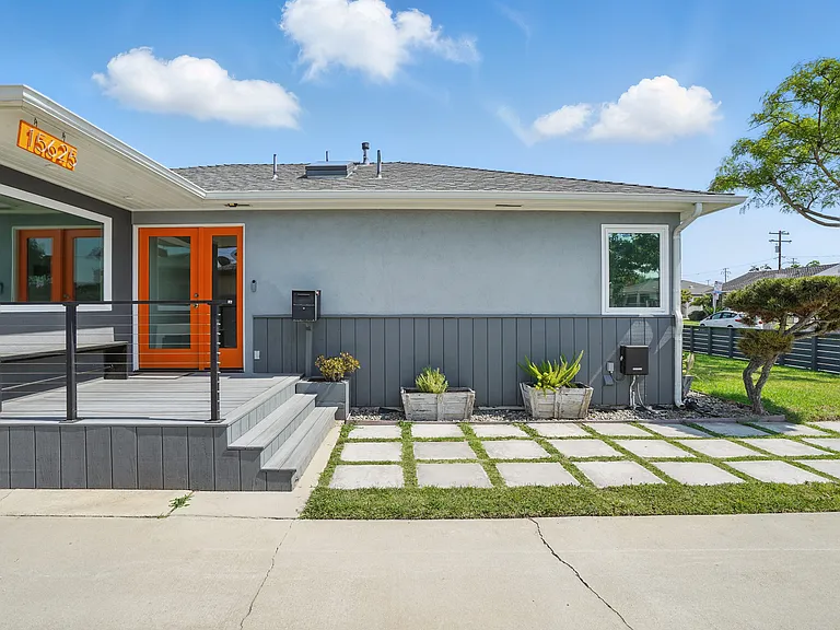 15625 Chadron Ave — Photo 8