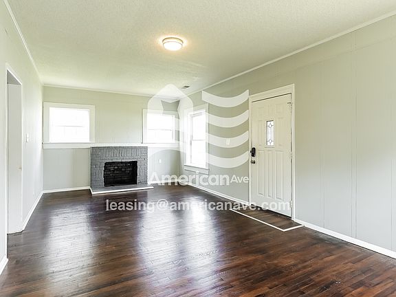 574027_003_living_room_13651461.jpg