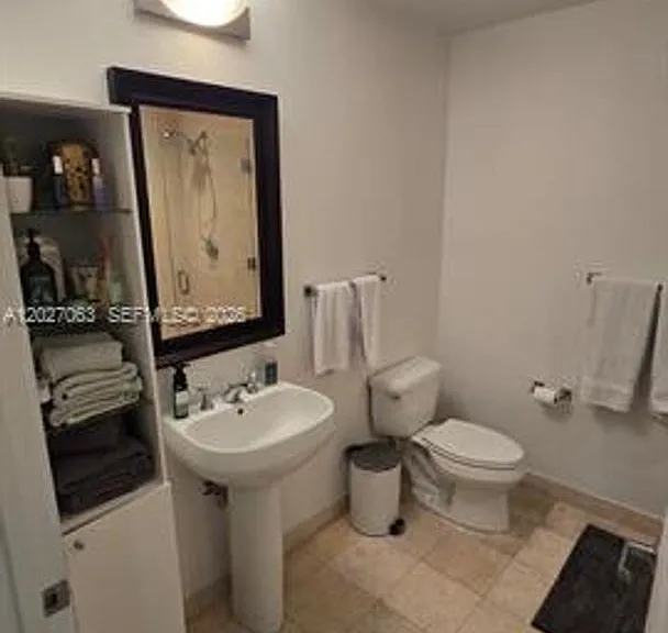 1050 Brickell Ave #816 — Photo 4