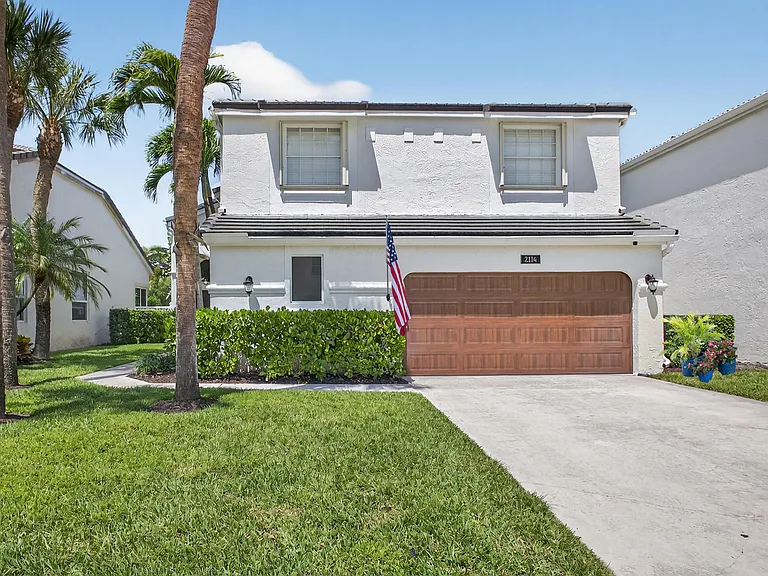2114 Chagall Cir — Photo 1