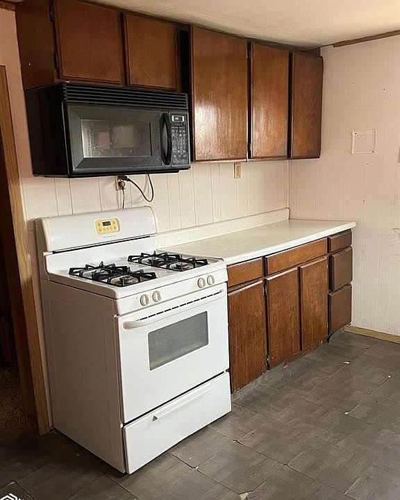 102 S Davis St, Kellerton, IA 50133 Zillow