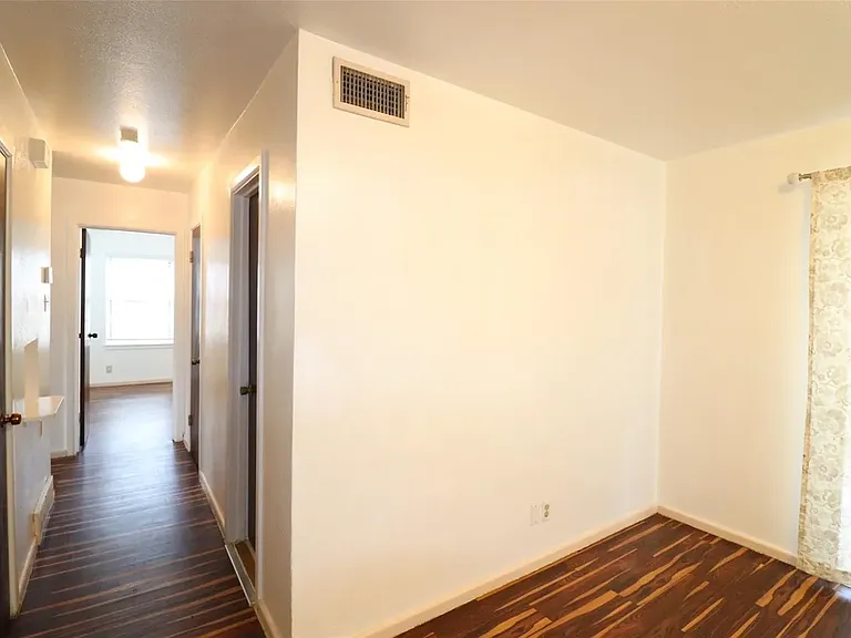 9107 Rustown Dr — Photo 19