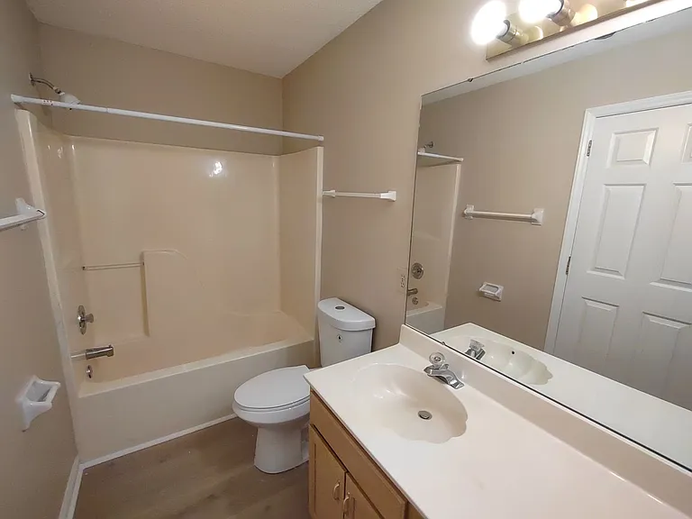 1111 Land Grant Rd — Photo 25