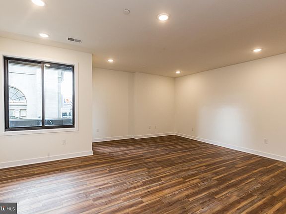 2nd image of 2411-19 Kensington Ave #206