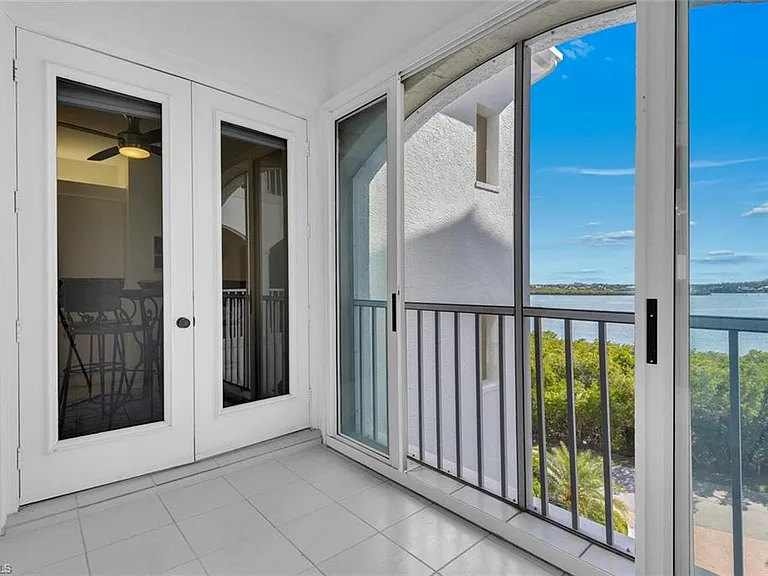 2000 Royal Marco Way #2-607 — Photo 9