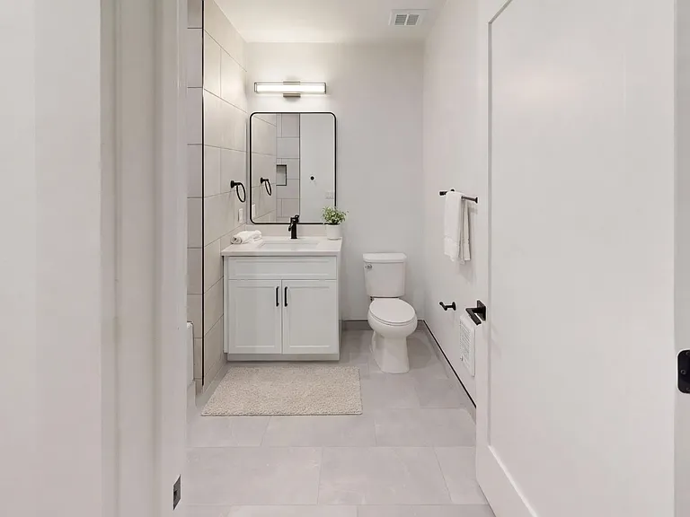337 Johnston Ave #202 — Photo 2