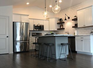 7506 Summerset Ave NE, Cedar Rapids, IA 52402