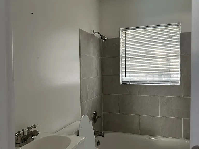 3457 Norwood Ave — Photo 4