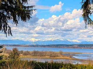 12581 Crescent Rd, Surrey, BC V4A 2V4