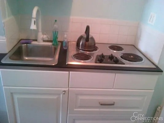 Rented by City Connections Realty | media 3