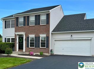 6216 Clover Ln, Macungie, PA 18062