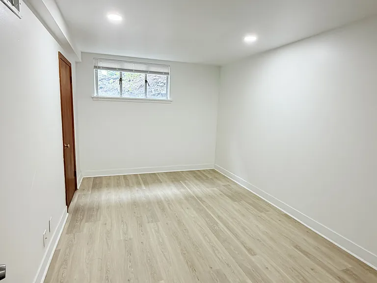 1334 Lakeview Blvd E — Photo 5