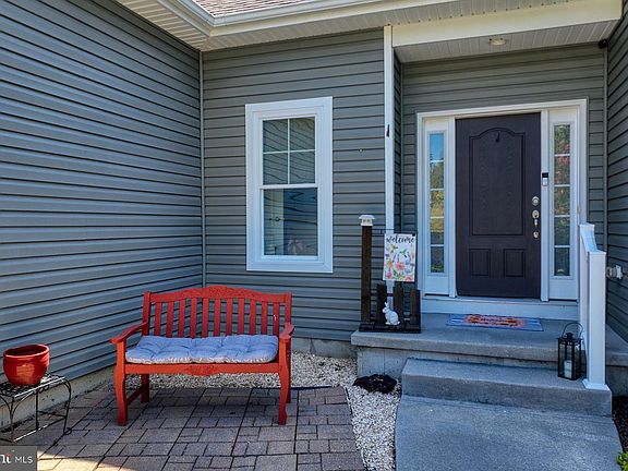 3rd image of 16853 Lancaster Rd