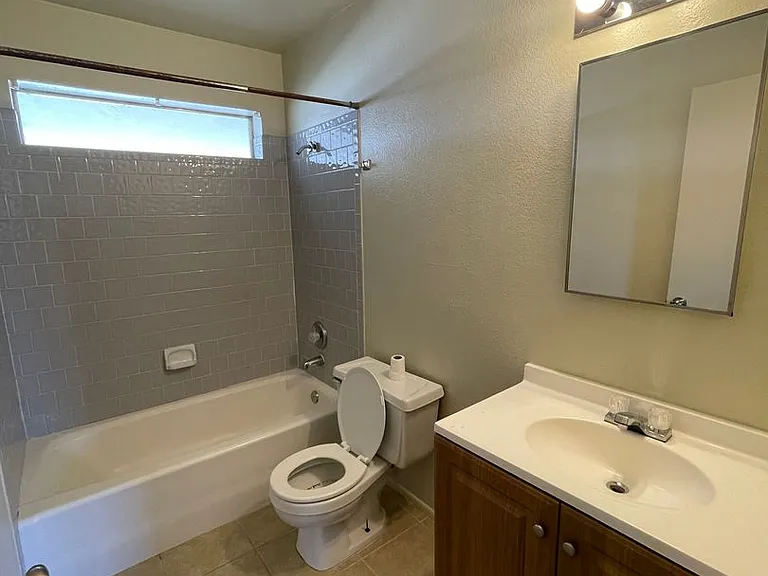 1716 S 46th Dr — Photo 11
