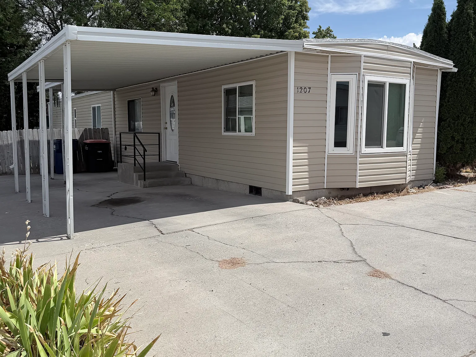 2 bed, 930 sqft, $1,395 — Photo 2