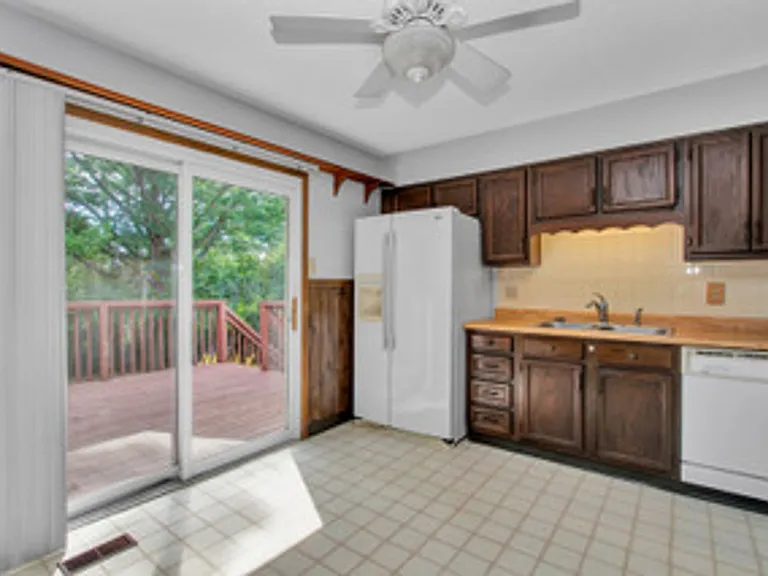 504 Harrow Rd — Photo 9