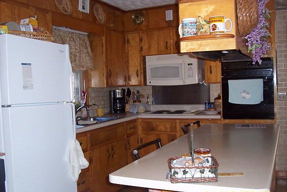 3rd image of 371 Cottontail Ln