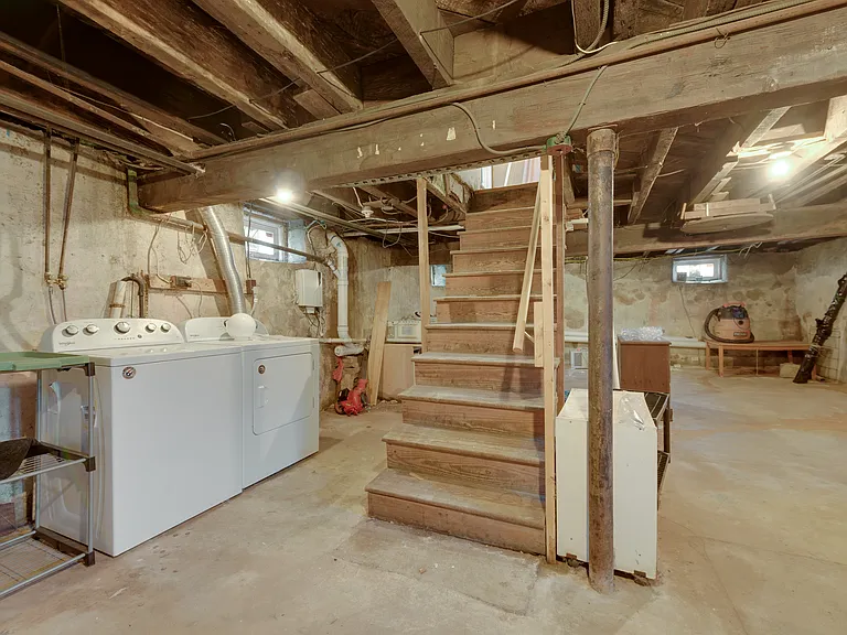 429 Manor Ave — Photo 14