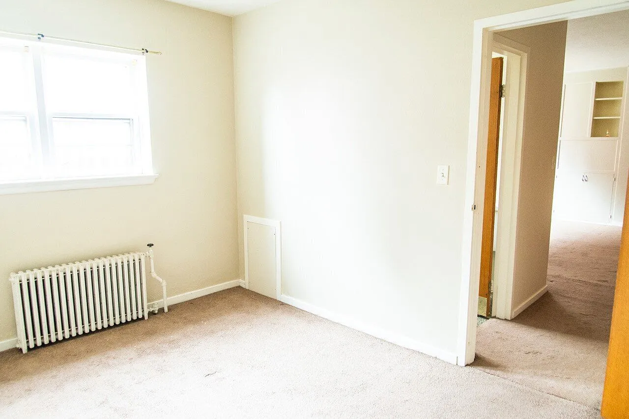 509 E 7th St Apt. F — Photo 4