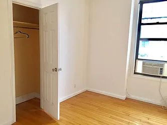 Rented by R New York