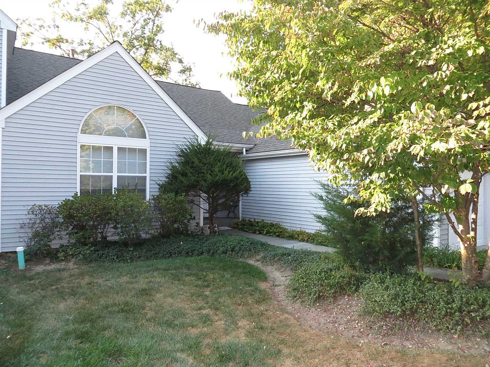 2nd image of 1 Birkdale Ct #1