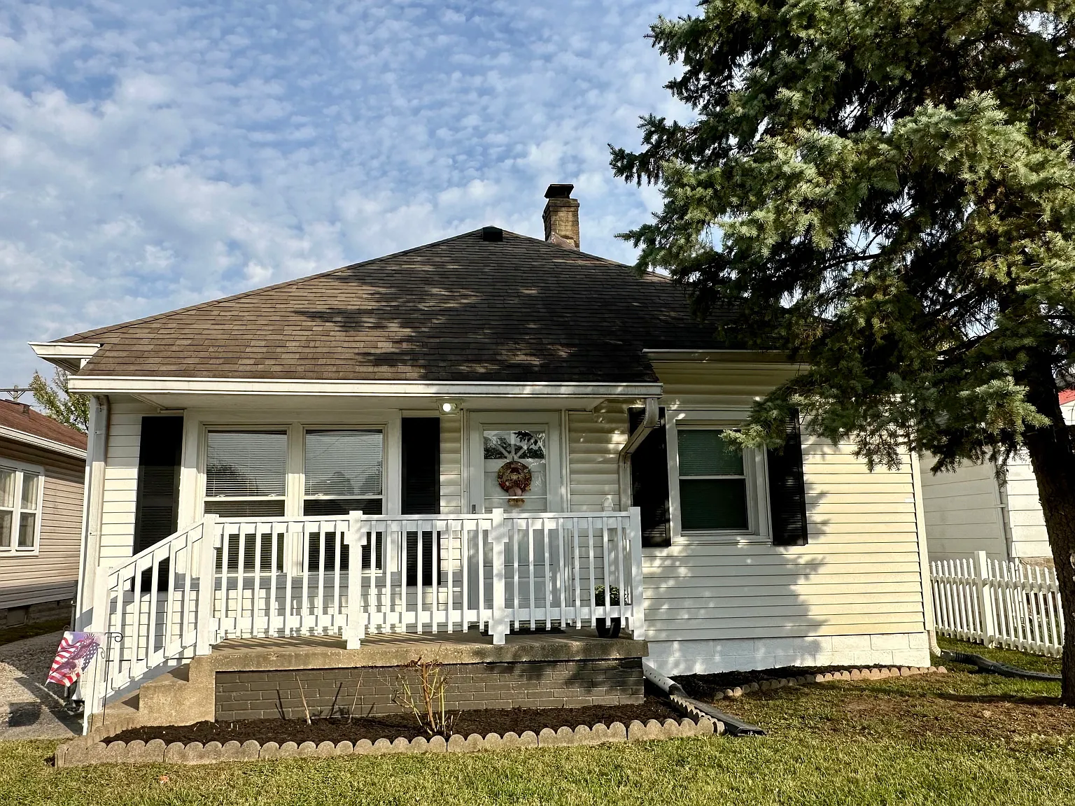 2905 Foltz St photo 1