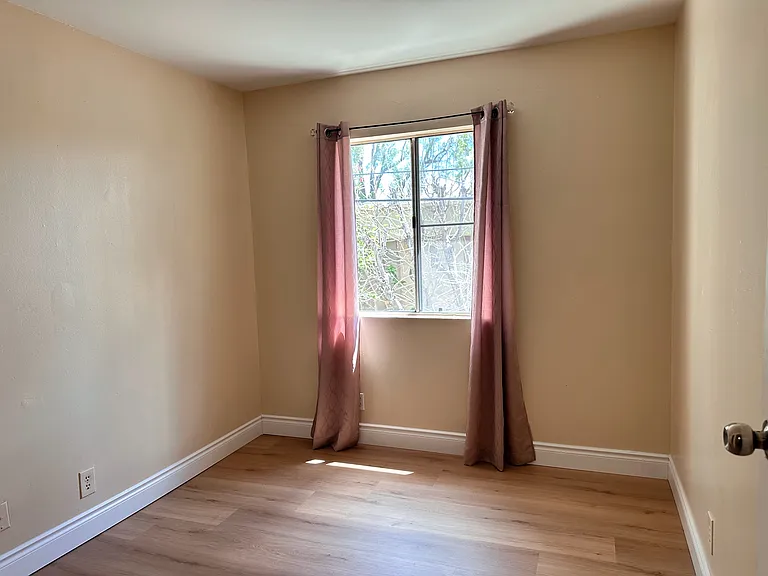 8926 Columbus Ave #6 — Photo 6