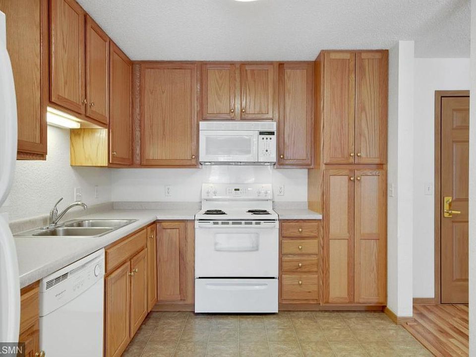 1st image of 1600 Arundel St APT 206